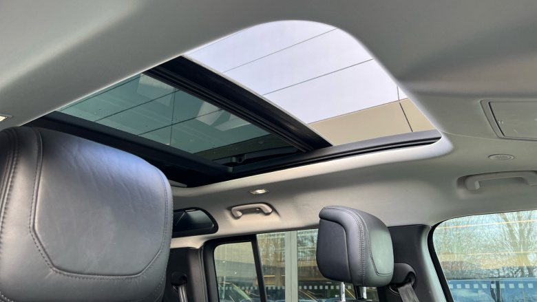 Land Rover Defender 2.0 D240 HSE 110 5dr Auto [6 Seat] Diesel Estate